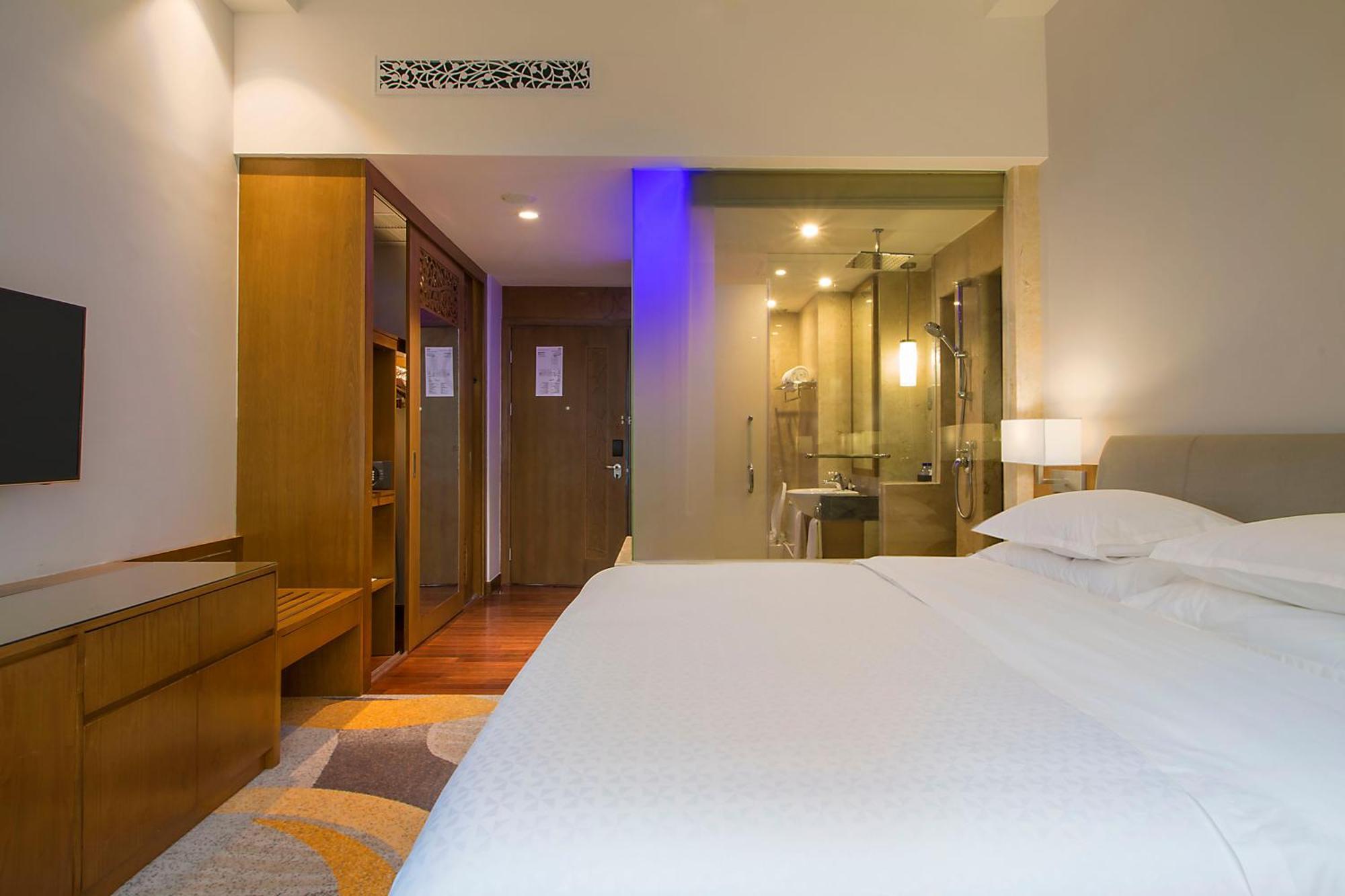 Four Points By Sheraton Manado Exterior photo