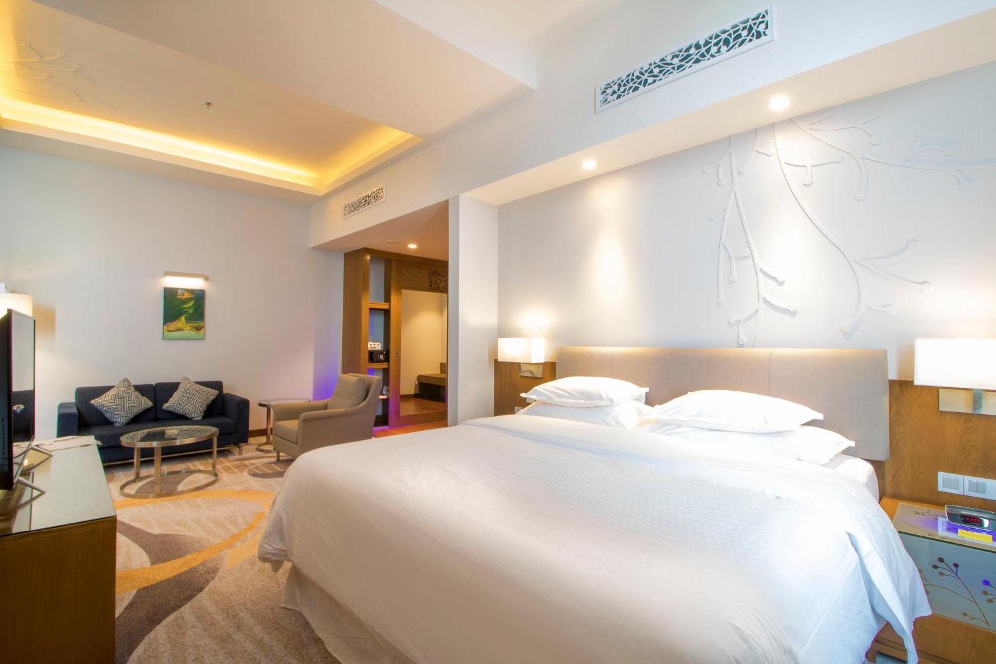 Four Points By Sheraton Manado Exterior photo