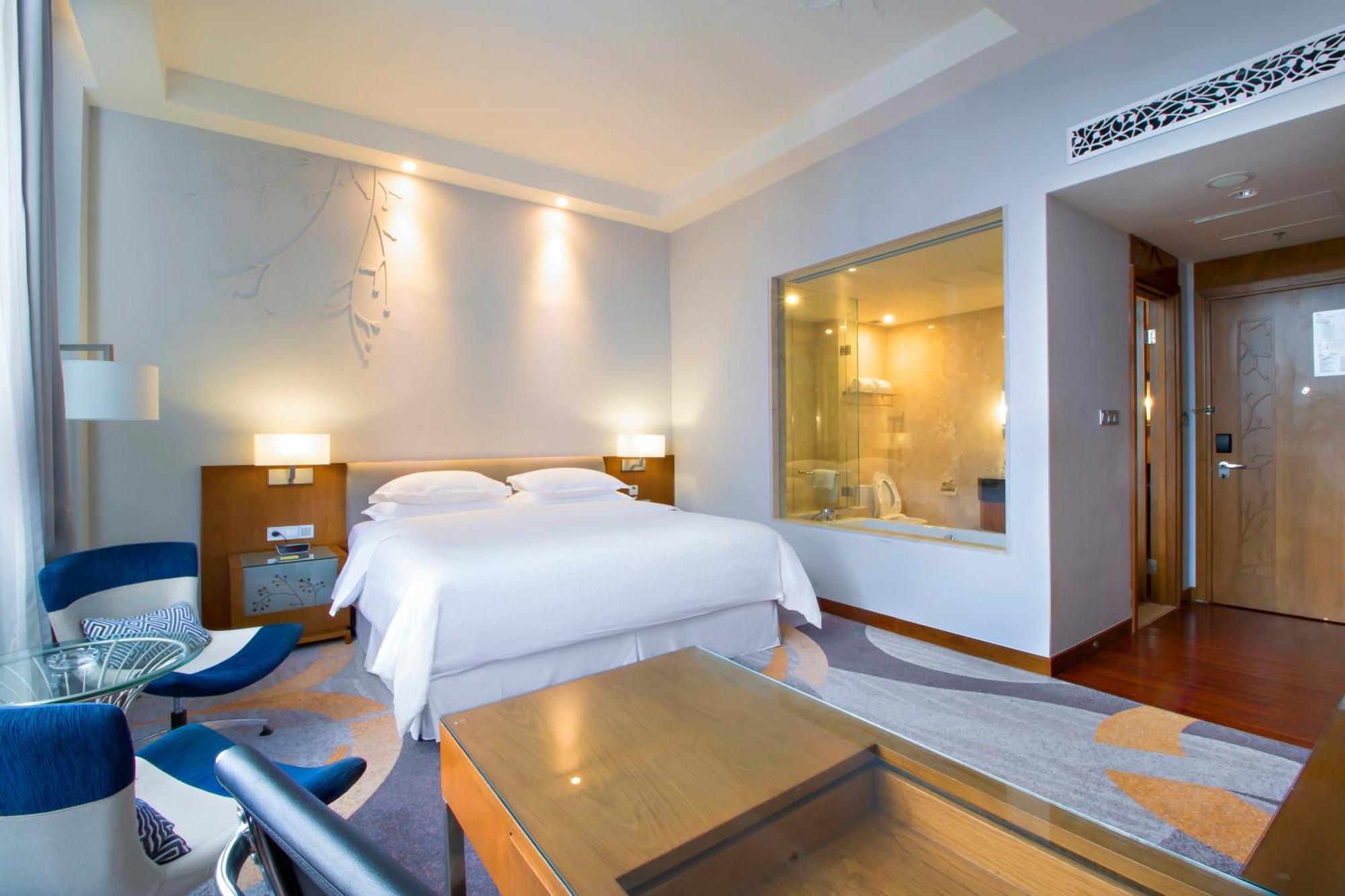 Four Points By Sheraton Manado Exterior photo