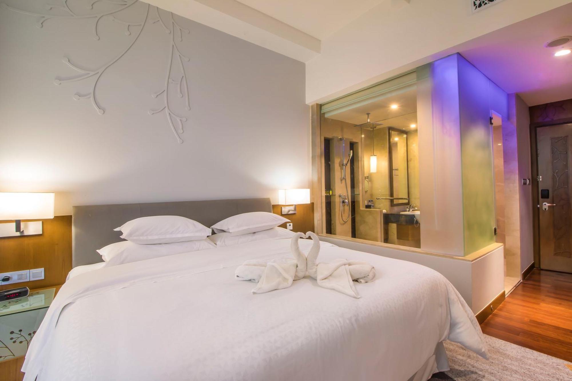 Four Points By Sheraton Manado Exterior photo