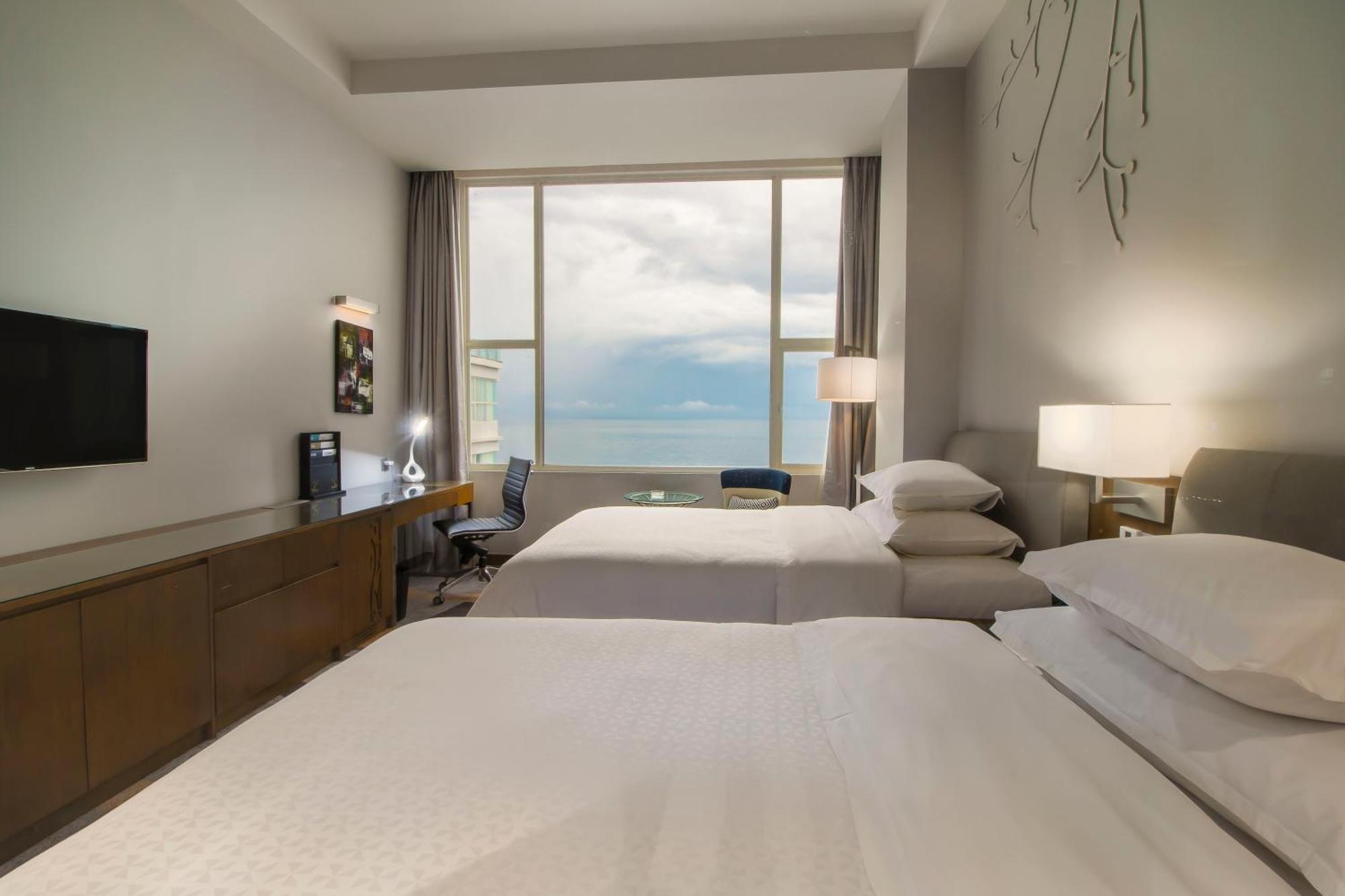 Four Points By Sheraton Manado Exterior photo