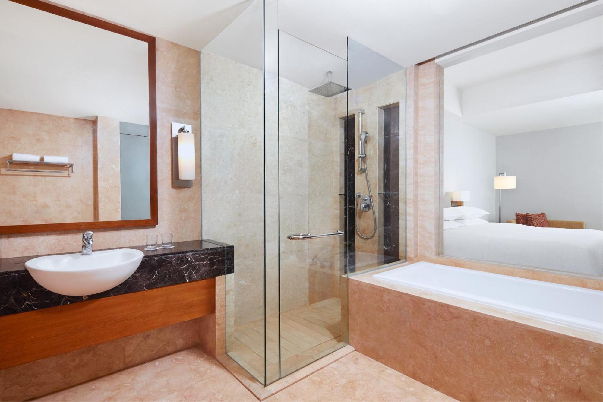 Four Points By Sheraton Manado Exterior photo