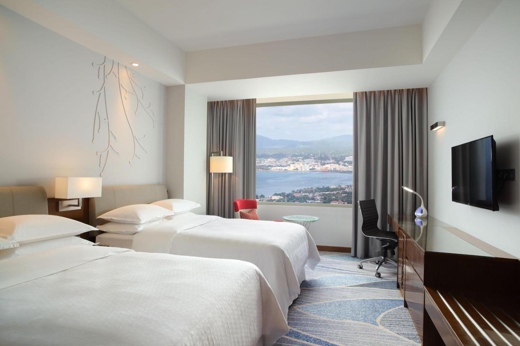 Four Points By Sheraton Manado Exterior photo