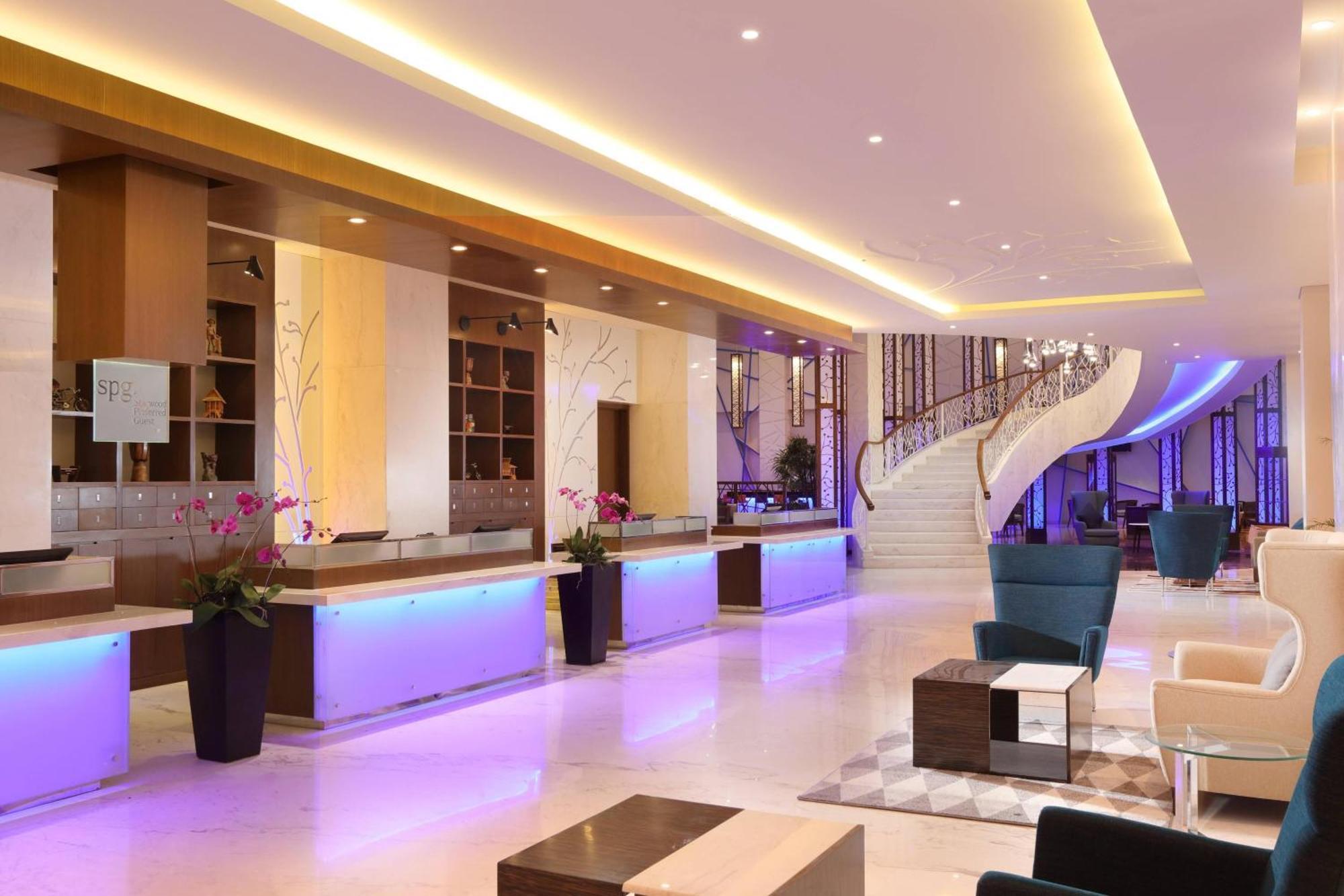 Four Points By Sheraton Manado Exterior photo